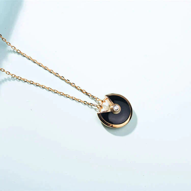 [Love Lucky]AMULETTE GOLD CARNELIAN ONYX NECKLACE