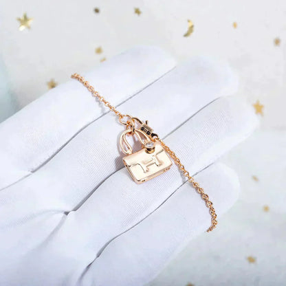 [Love Lucky]AMULETTE PEDANT ROSE GOLD NECKLACE