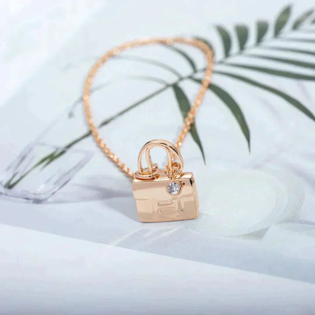 [Love Lucky]AMULETTE PEDANT ROSE GOLD NECKLACE