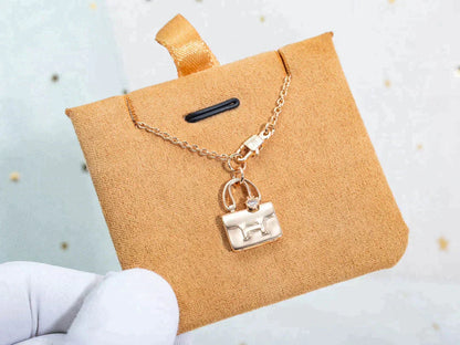 [Love Lucky]AMULETTE PEDANT ROSE GOLD NECKLACE
