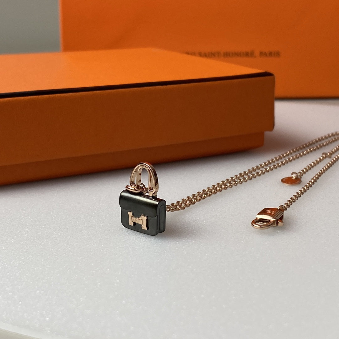 [Love Lucky]CONSTANCE BLACK PEDANT PINK GOLD NECKLACE
