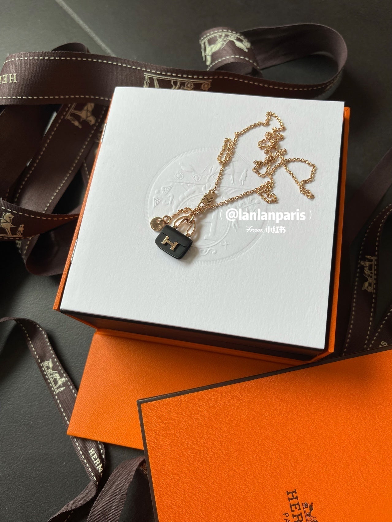 [Love Lucky]CONSTANCE BLACK PEDANT PINK GOLD NECKLACE