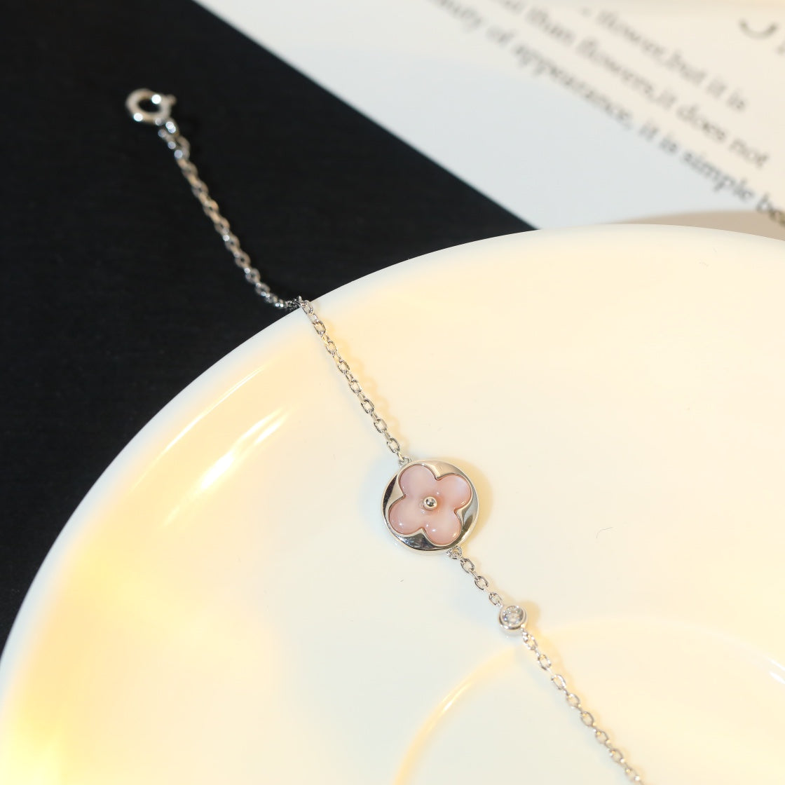 [Love Lucky]SUN MOTIF PINK MOP SILVER BRACELET