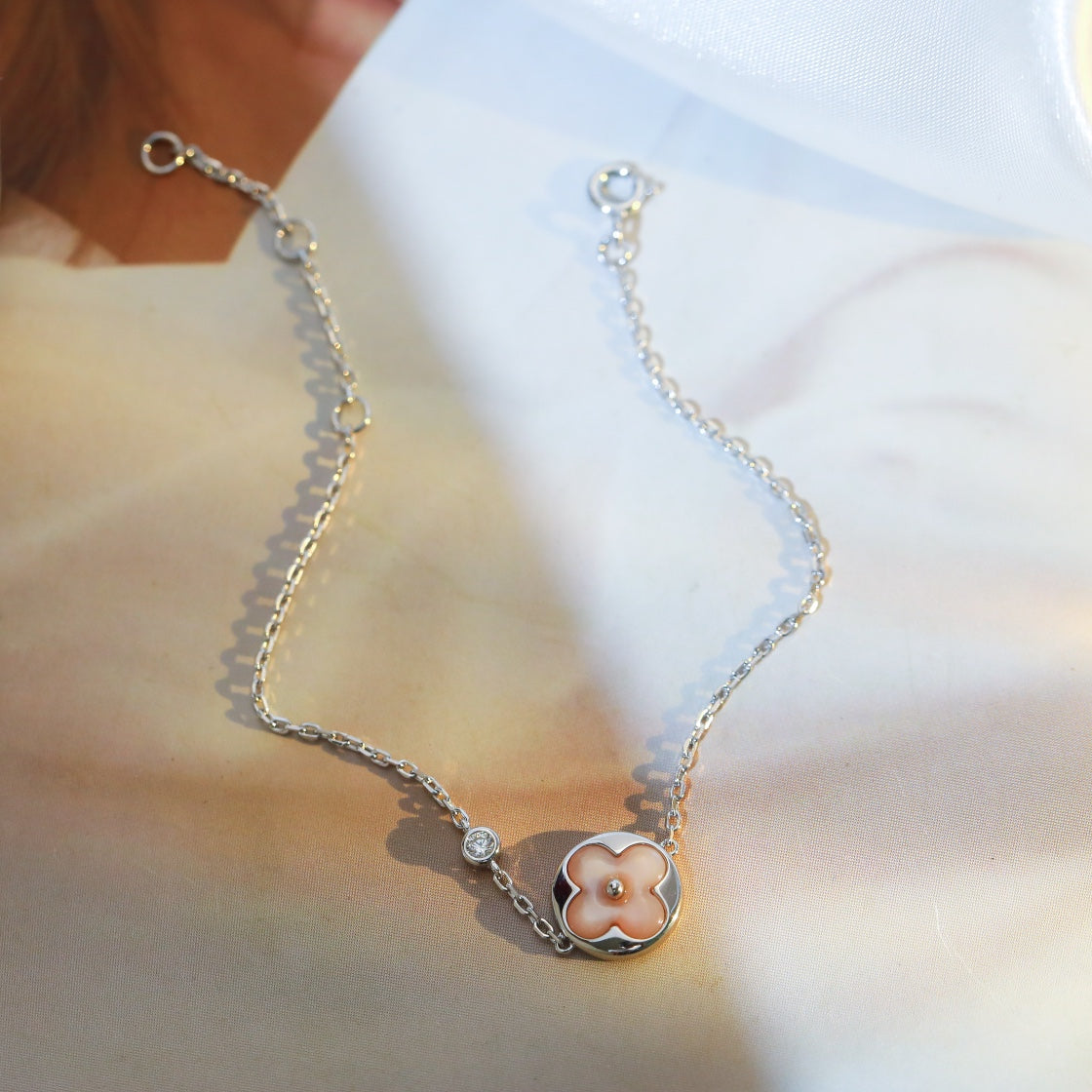 [Love Lucky]SUN MOTIF PINK MOP SILVER BRACELET