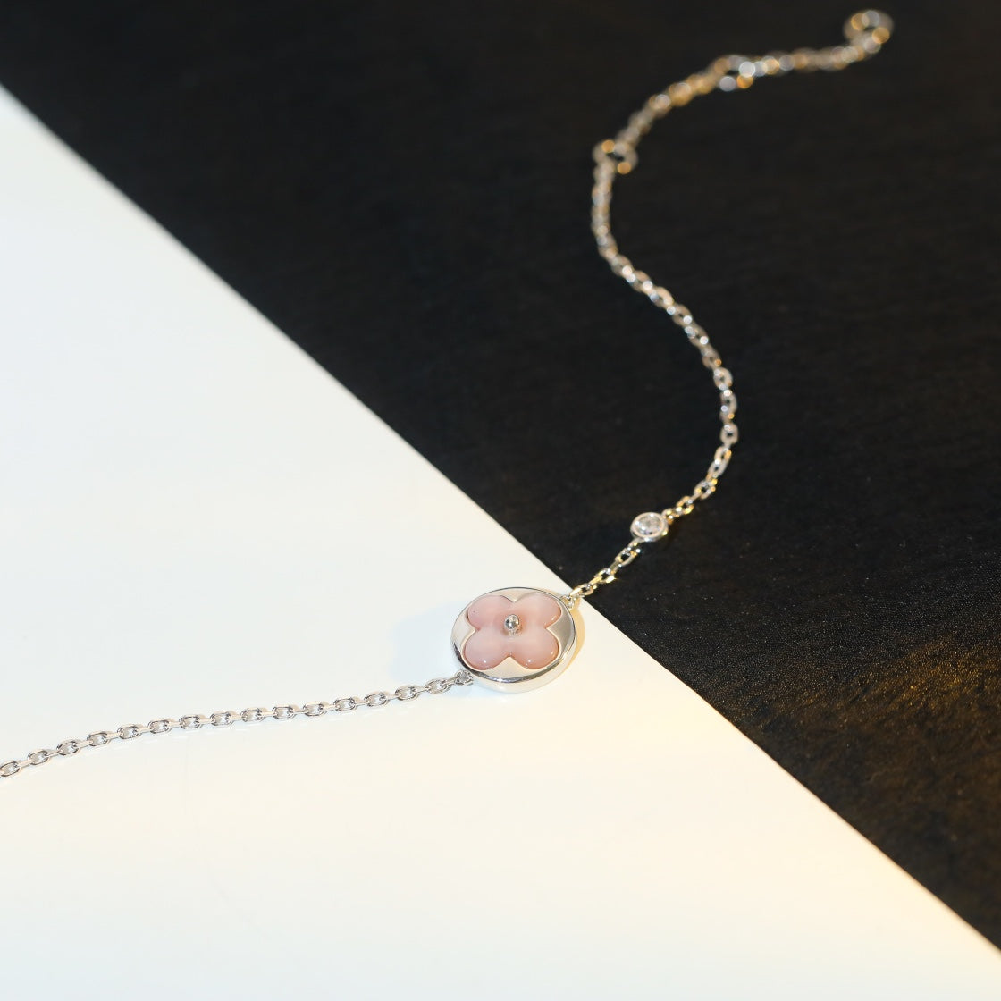 [Love Lucky]SUN MOTIF PINK MOP SILVER BRACELET