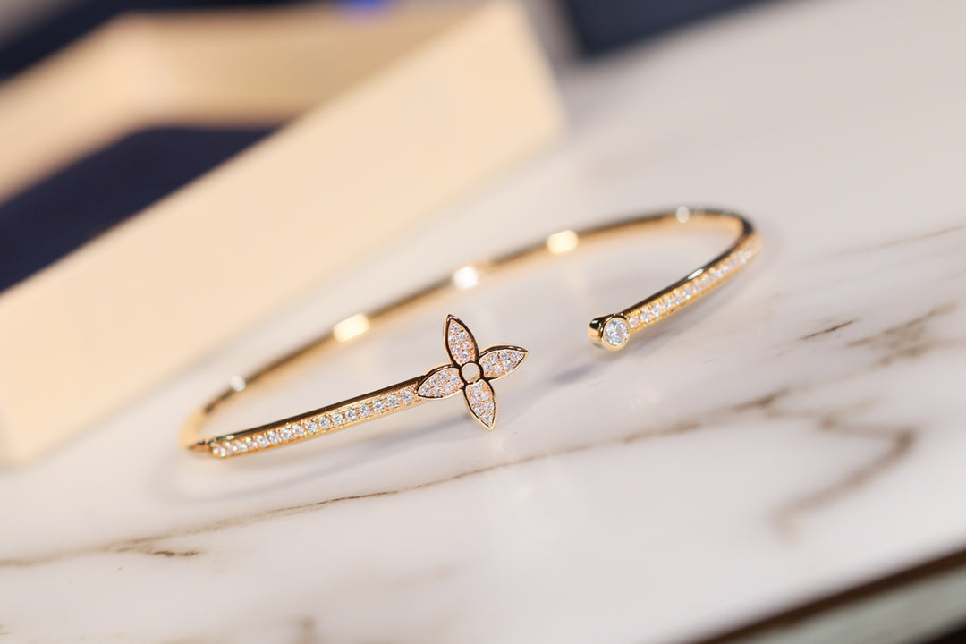[Love Lucky]IDYLLE GOLD OPEN BRACELET DIAMOND PAVED