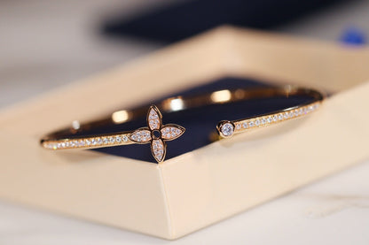 [Love Lucky]IDYLLE GOLD OPEN BRACELET DIAMOND PAVED