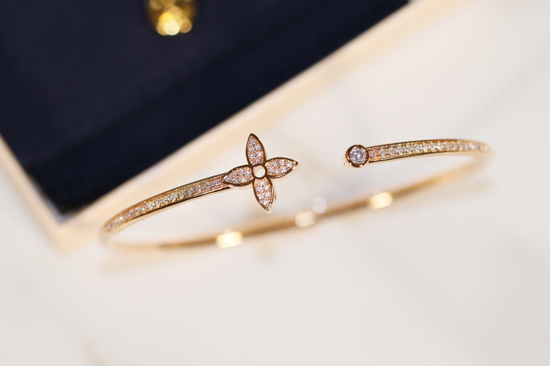 [Love Lucky]IDYLLE GOLD OPEN BRACELET DIAMOND PAVED