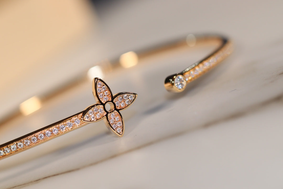 [Love Lucky]IDYLLE GOLD OPEN BRACELET DIAMOND PAVED