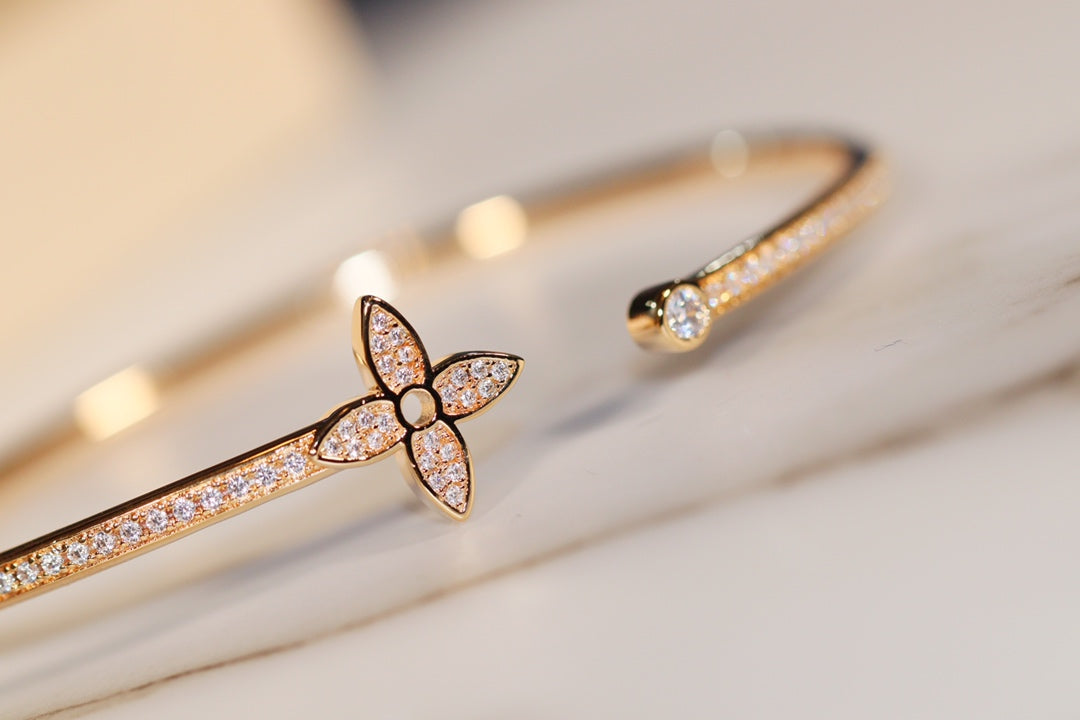 [Love Lucky]IDYLLE GOLD OPEN BRACELET DIAMOND PAVED