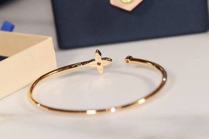 [Love Lucky]IDYLLE GOLD OPEN BRACELET DIAMOND PAVED