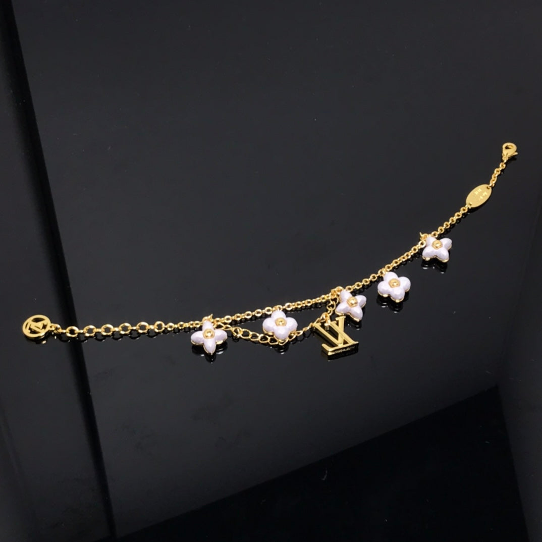 [Love Lucky]LOGO 6 MOTIF STAR AND SUN GOLD BRACELET