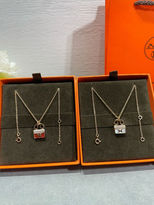 [Love Lucky]H CIRCE MOISSANITE PENDANT NECKLACE GOLD