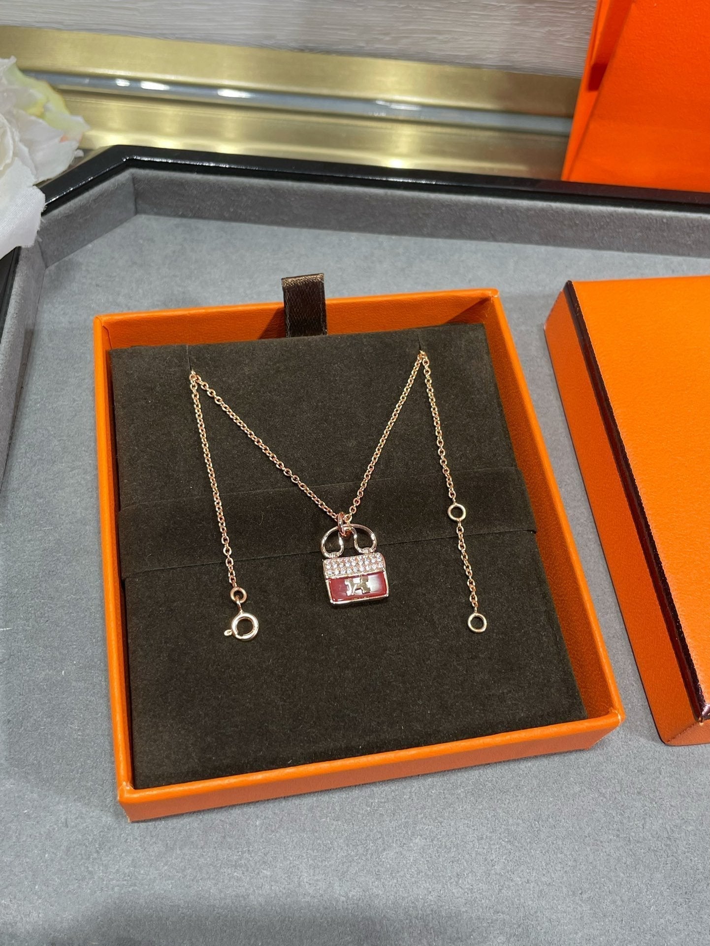 [Love Lucky]H CIRCE MOISSANITE PENDANT NECKLACE GOLD