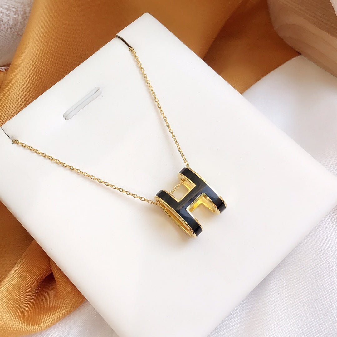 [Love Lucky]HM CLIC BLACK ENAMEL GOLD NECKLACE