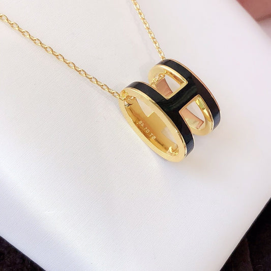 [Love Lucky]HM CLIC BLACK ENAMEL GOLD NECKLACE