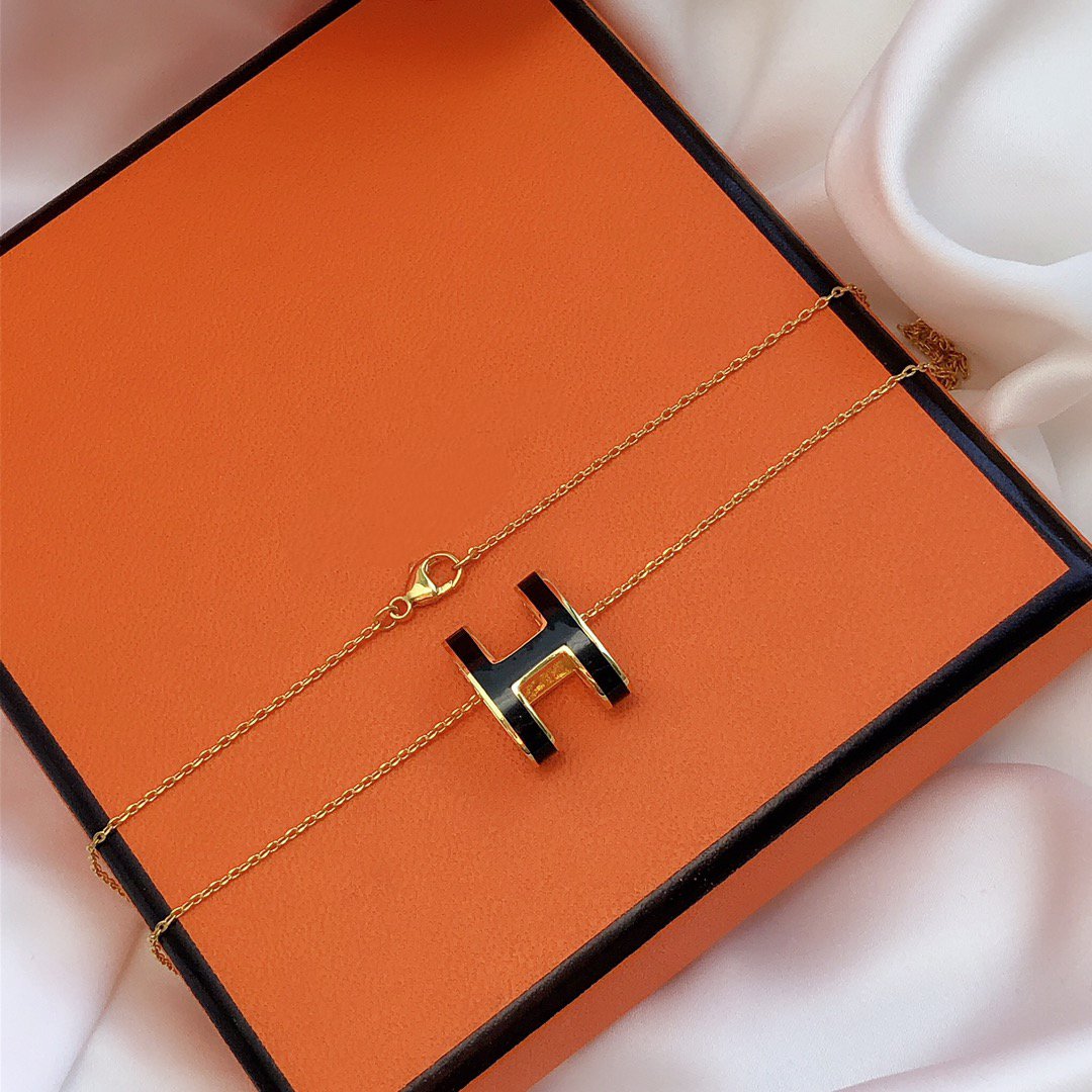 [Love Lucky]HM CLIC BLACK ENAMEL GOLD NECKLACE