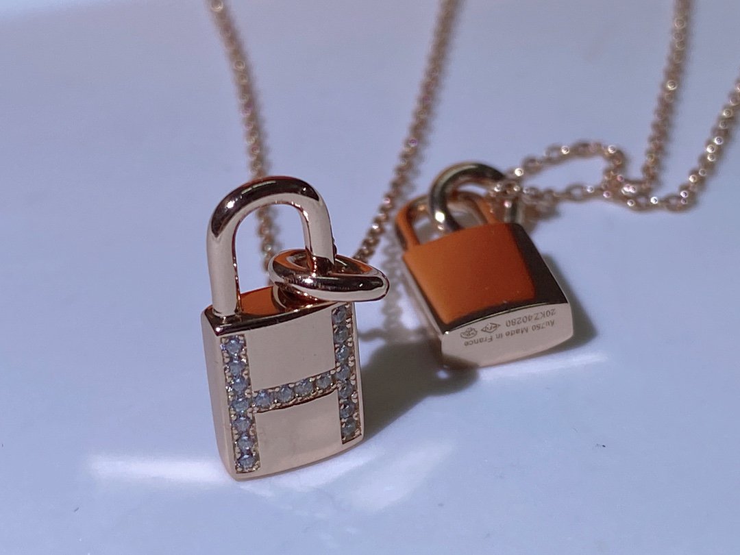 [Love Lucky]HM ADVANCED NICHE LOCK HEAD NECKLACE DIAMONDS